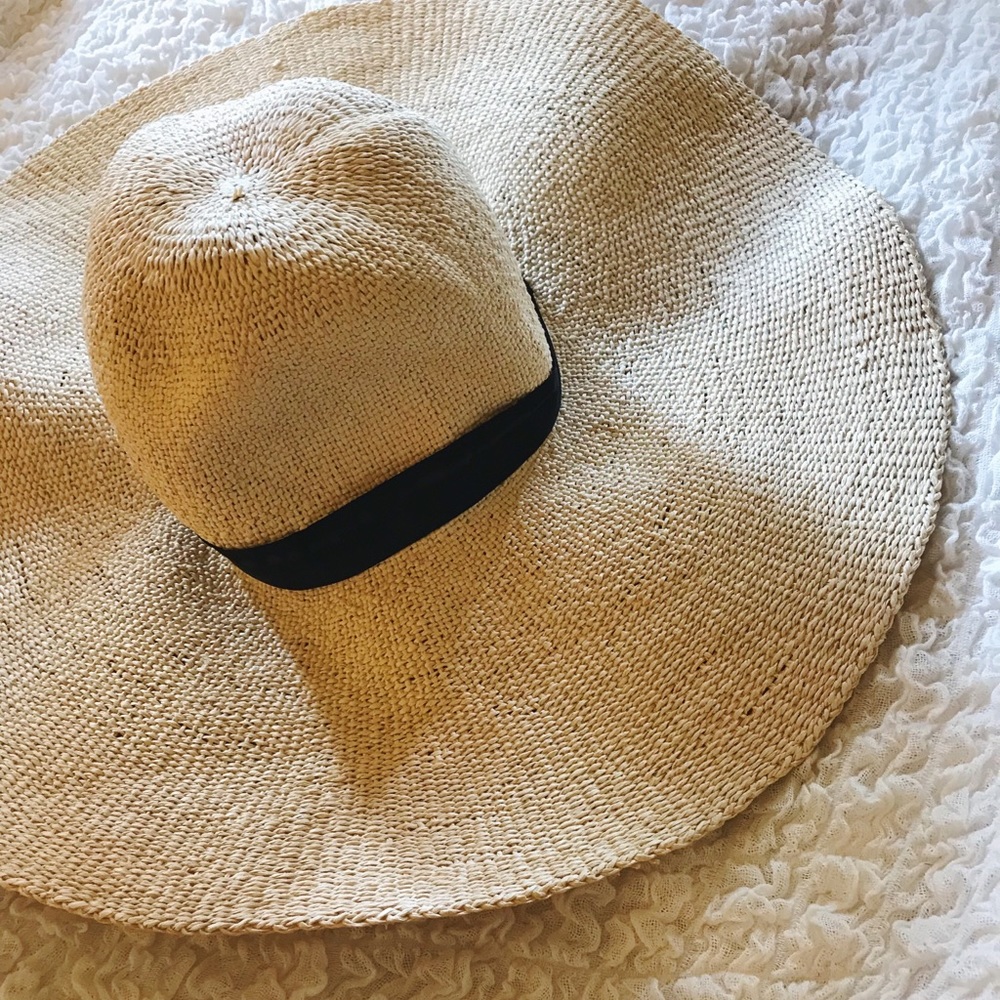 Wicker vacation wide brimmed hat